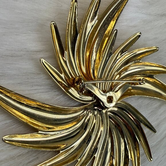 Vintage Gold Tone Abstract Starburst Pinwheel Large Pin Brooch - Picture 5 of 6